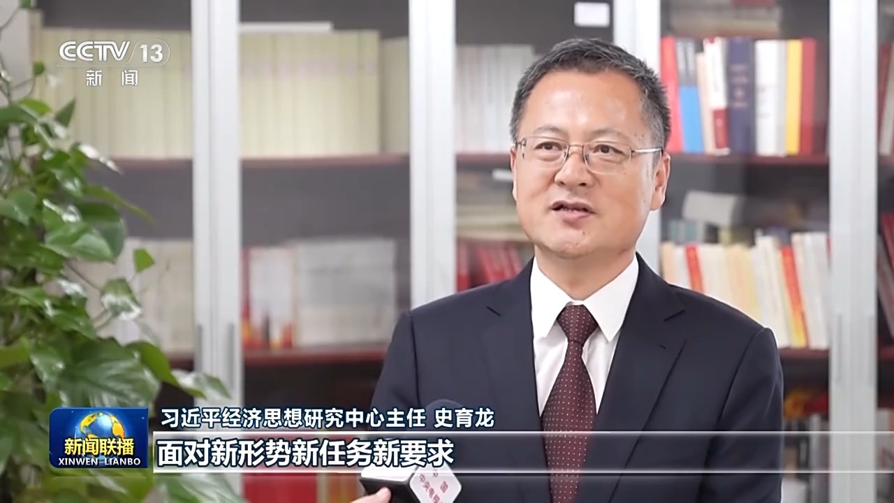 广东省现任省委书记以其卓越的领导才能和务实的工作作风，引领广东走向新的发展阶段。以下是关于他的长篇文章，共12段。